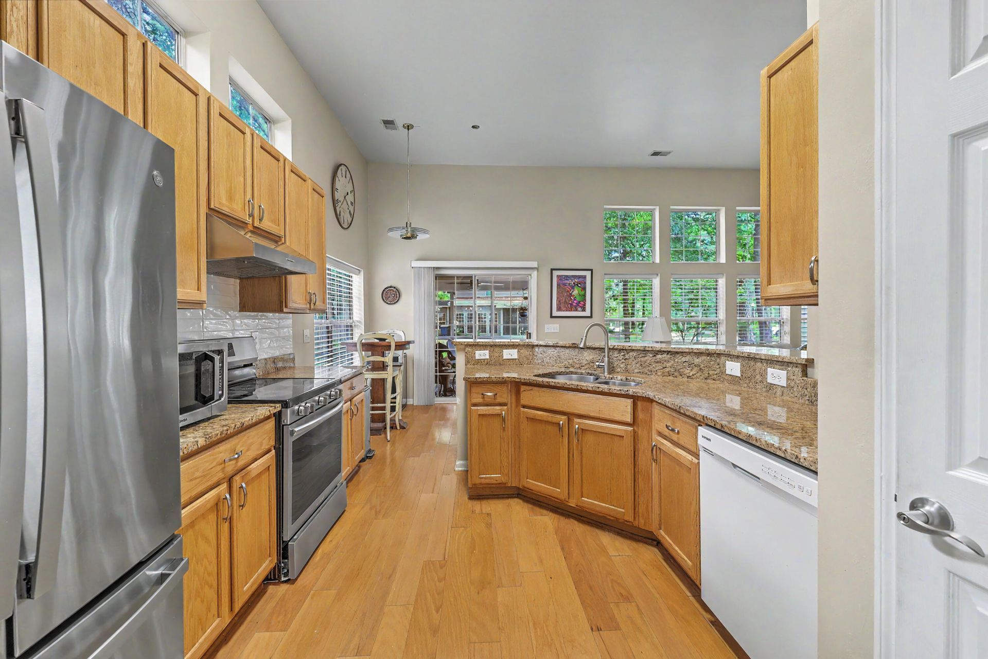 561 Pointe Of Oaks Road Photo 12