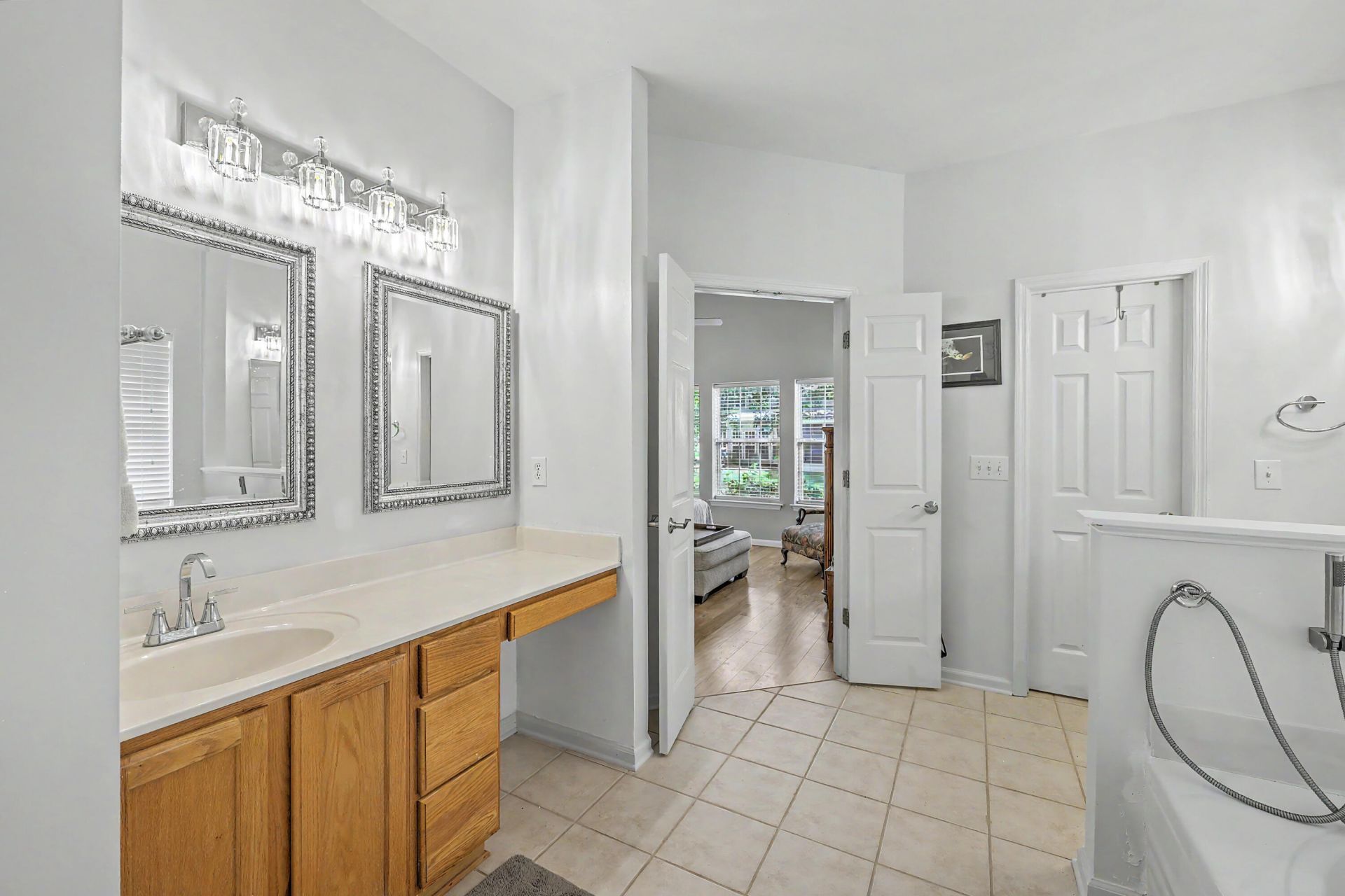 561 Pointe Of Oaks Road Photo 23