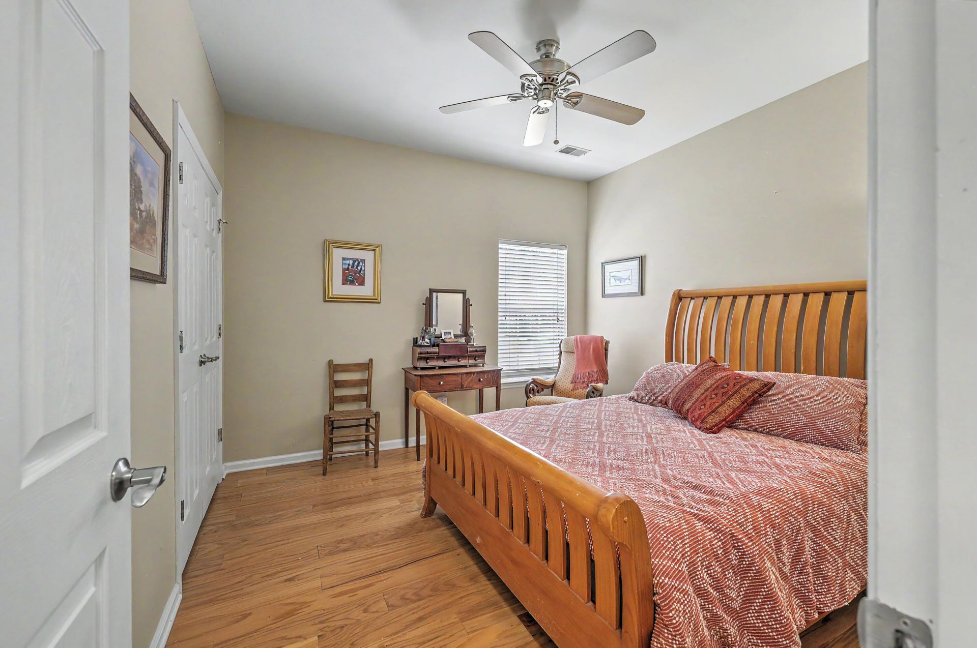 561 Pointe Of Oaks Road Photo 31