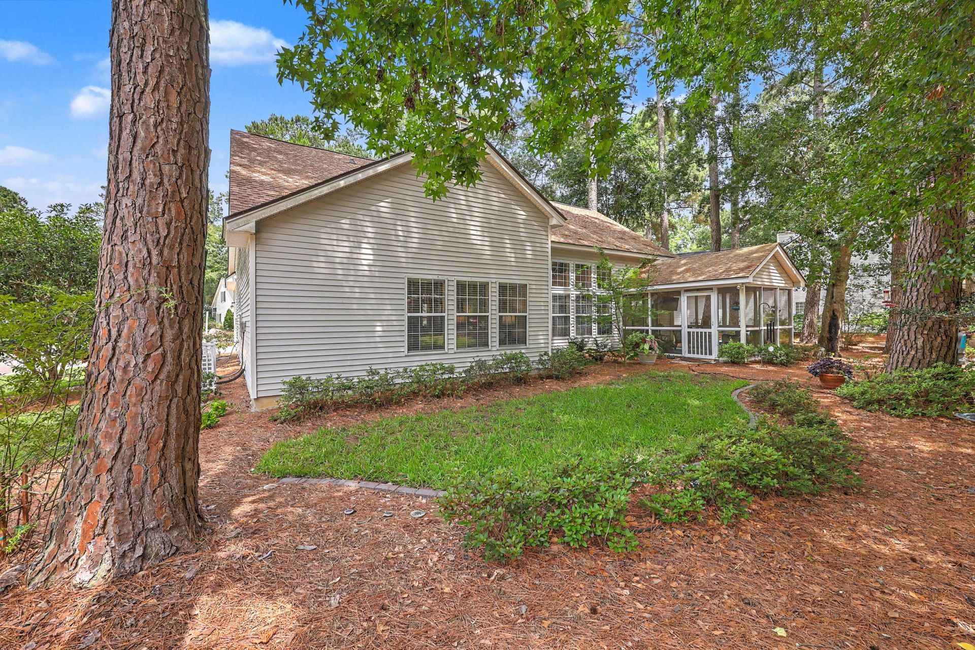561 Pointe Of Oaks Road Photo 33