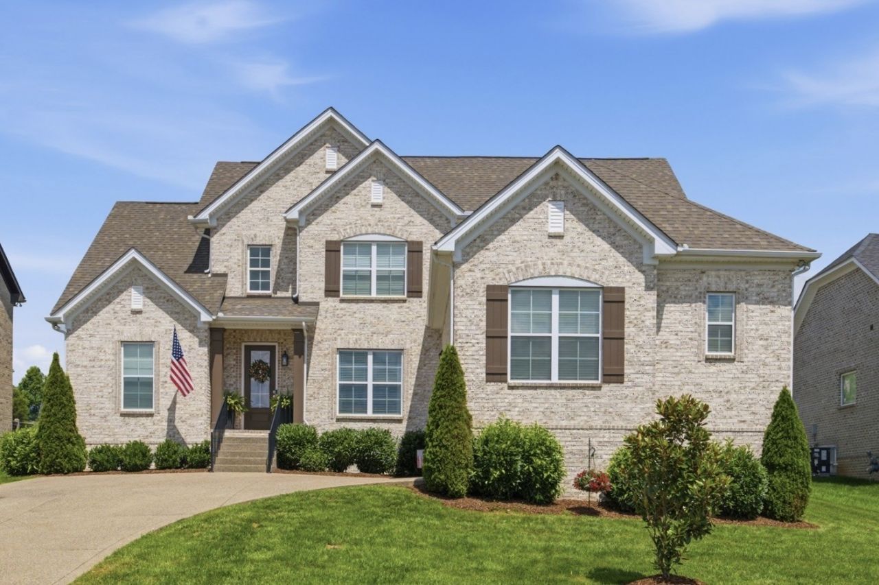 269 Crooked Creek Ln, Hendersonville, TN 37075 Main Photo