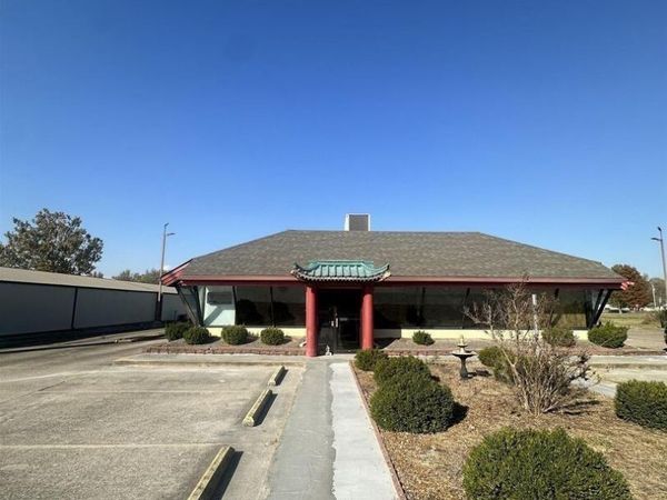 706 E PLAZA Drive, Carterville, IL 62918