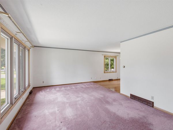 3905 Bel Aire Road, Des Moines, IA 50310