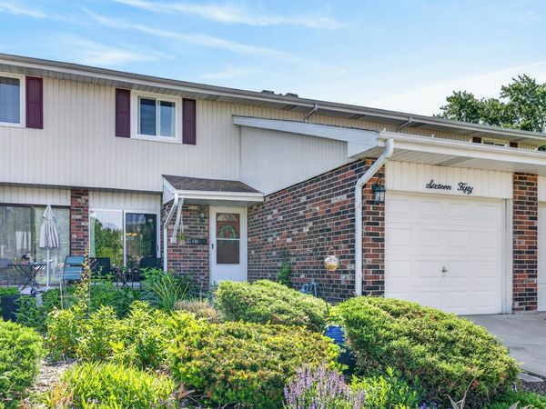 1650 Castbourne Court , Wheaton, IL 60189