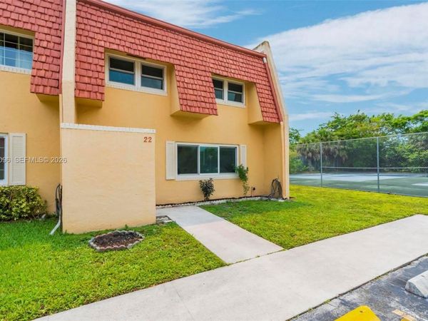 22 Canterbury Ln , Unit 22, Tamarac, FL 33319