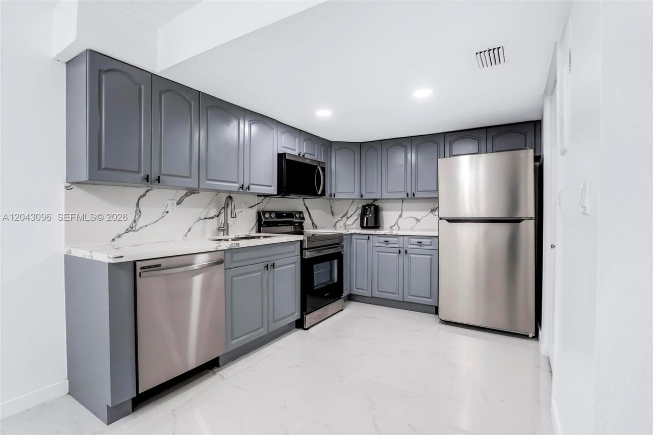 22 Canterbury Ln , Unit 22, Tamarac, FL 33319 Photo