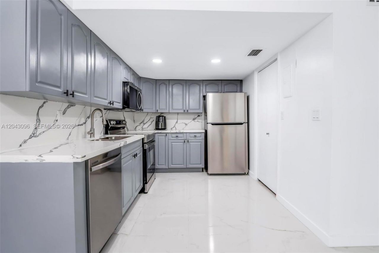22 Canterbury Ln , Unit 22, Tamarac, FL 33319 Photo