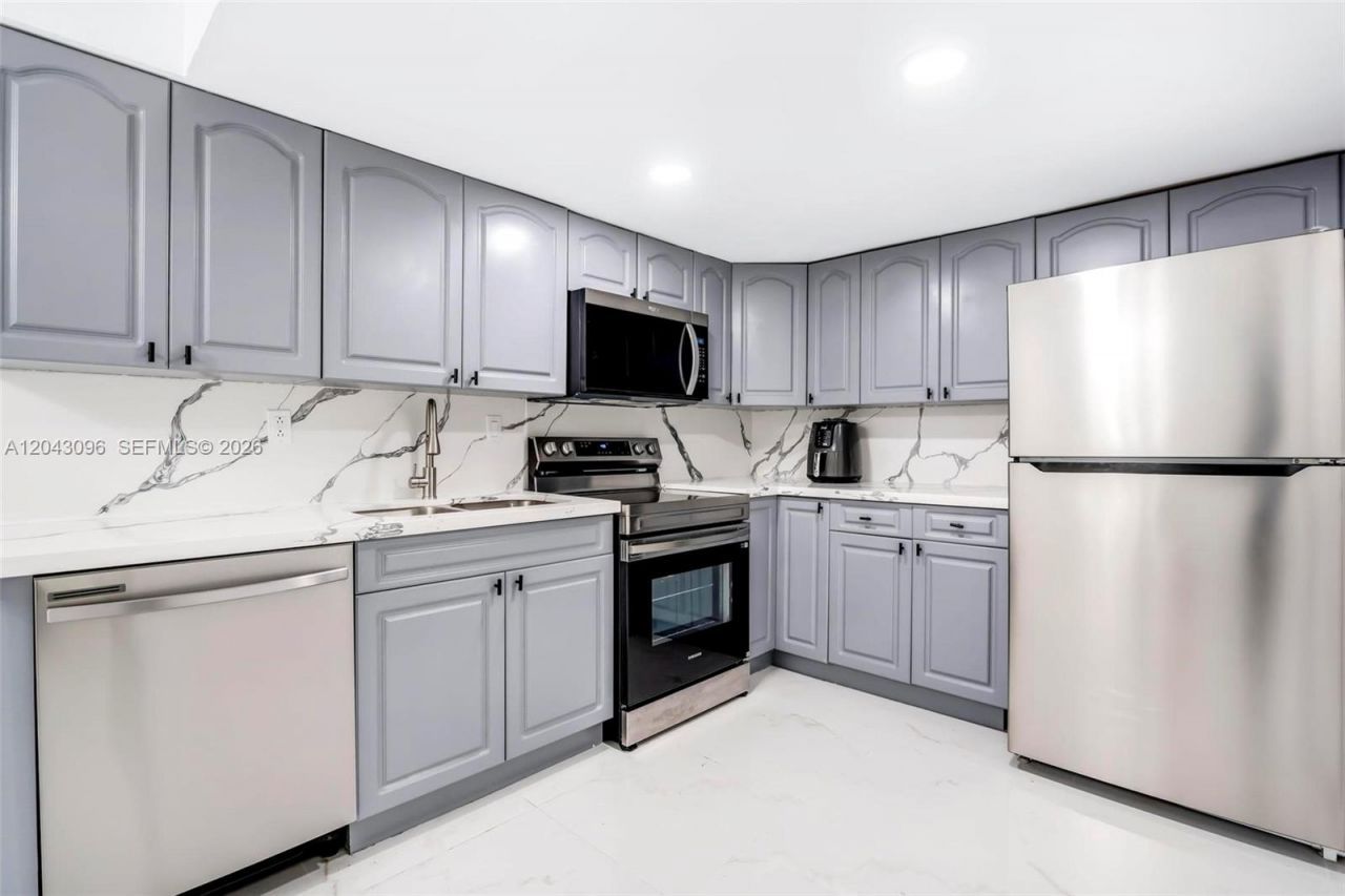 22 Canterbury Ln , Unit 22, Tamarac, FL 33319 Photo