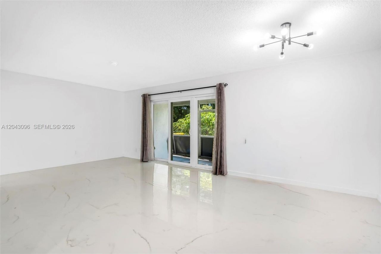 22 Canterbury Ln , Unit 22, Tamarac, FL 33319 Photo