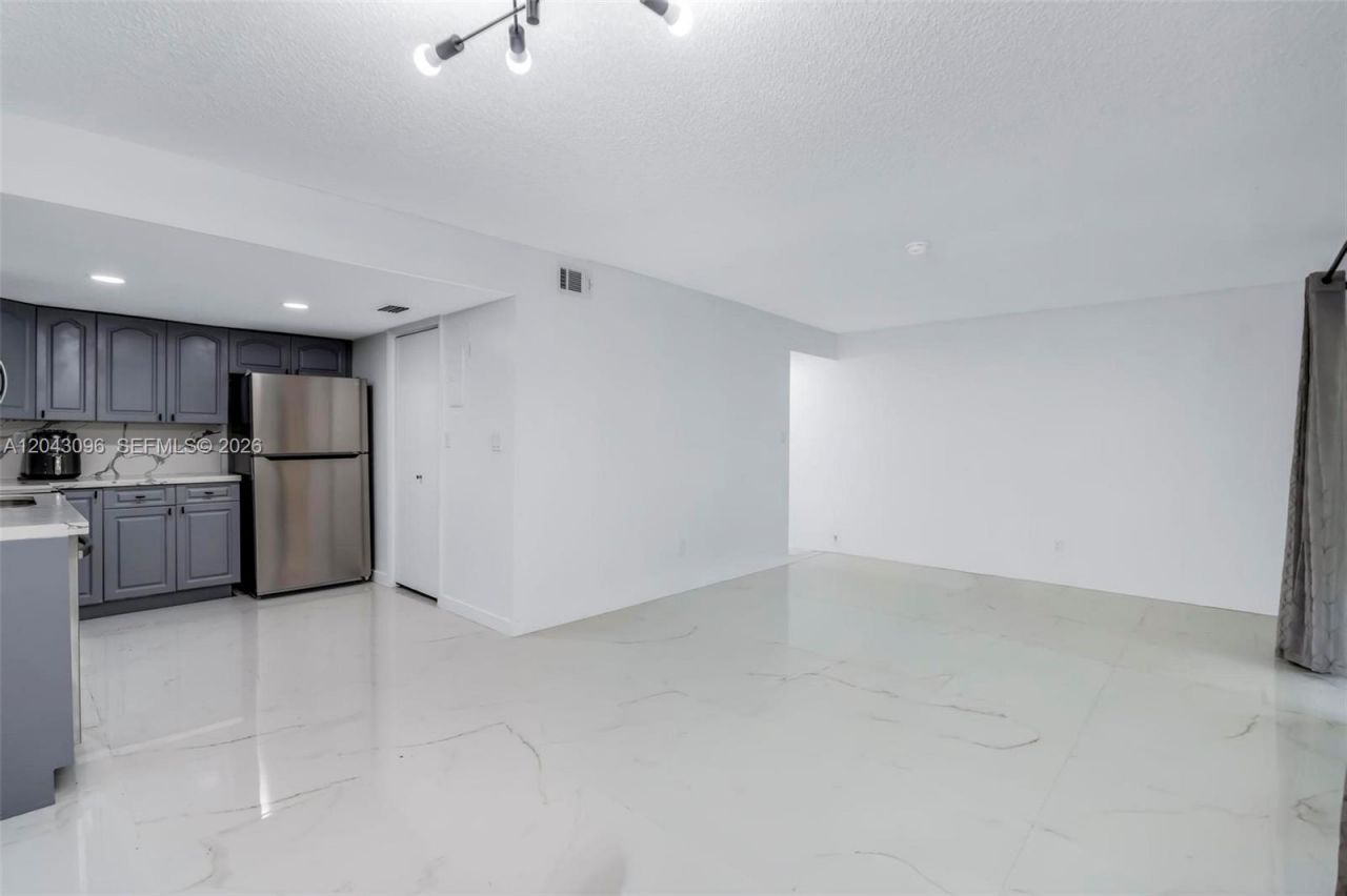 22 Canterbury Ln , Unit 22, Tamarac, FL 33319 Photo