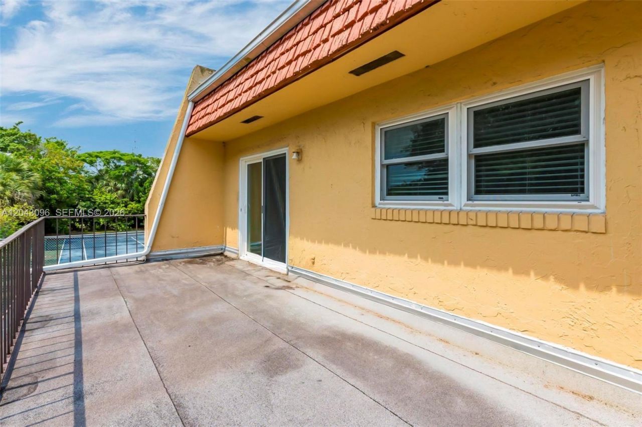 22 Canterbury Ln , Unit 22, Tamarac, FL 33319 Photo