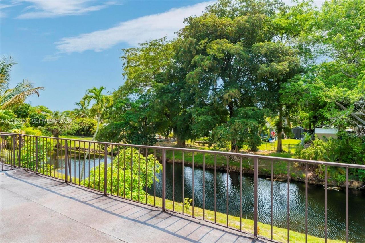 22 Canterbury Ln , Unit 22, Tamarac, FL 33319 Photo
