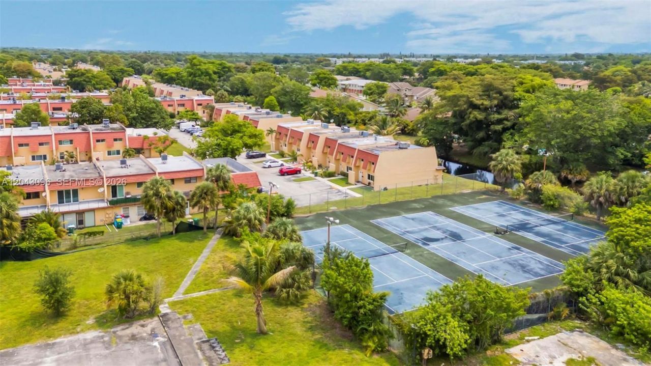 22 Canterbury Ln , Unit 22, Tamarac, FL 33319 Photo