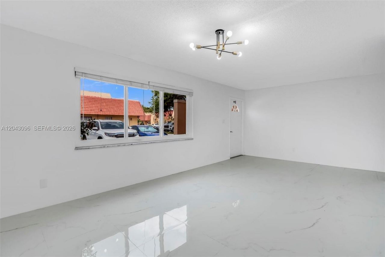 22 Canterbury Ln , Unit 22, Tamarac, FL 33319 Photo