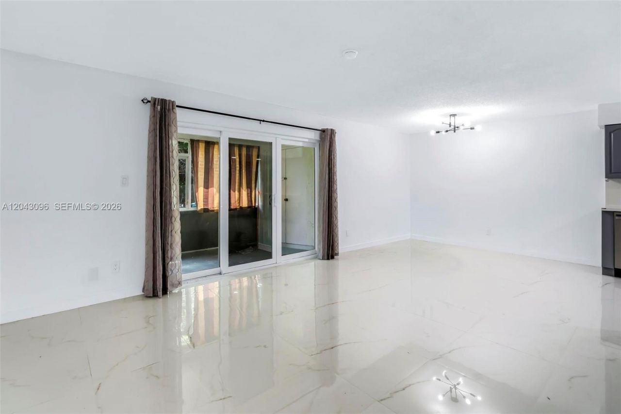 22 Canterbury Ln , Unit 22, Tamarac, FL 33319 Photo