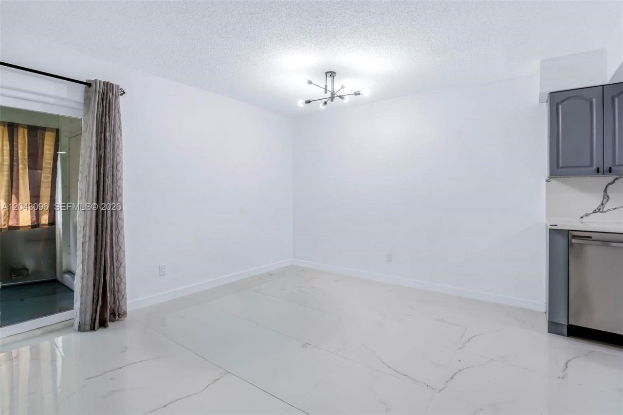 22 Canterbury Ln , Unit 22, Tamarac, FL 33319 Photo