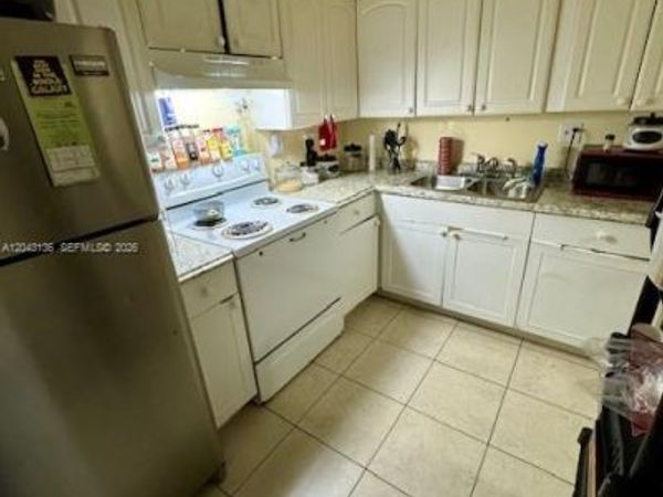 3700 NW 21st St , Unit 410, Lauderdale Lakes, FL 33311