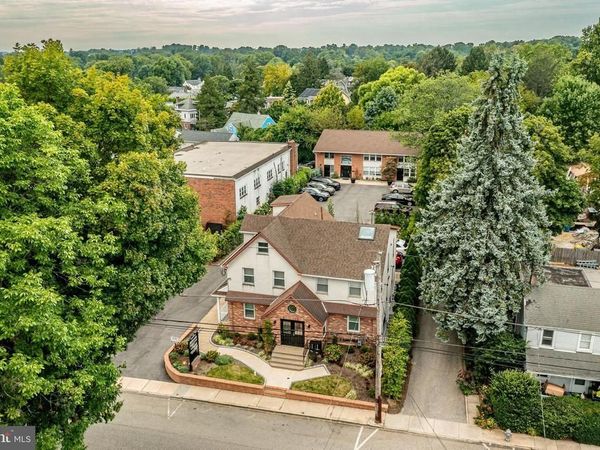 136 136 GARRETT AVENUE, BRYN MAWR, PA 19010