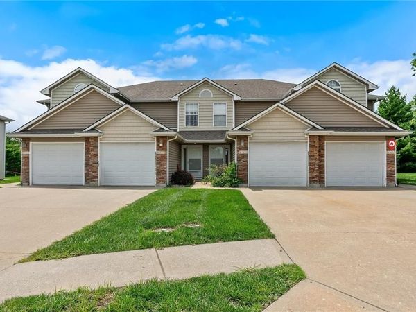 9001 SW Gala Drive, Blue Springs, MO 64064