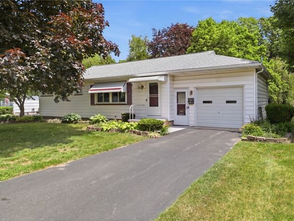 22 Chad Circle , Rochester, NY 14616