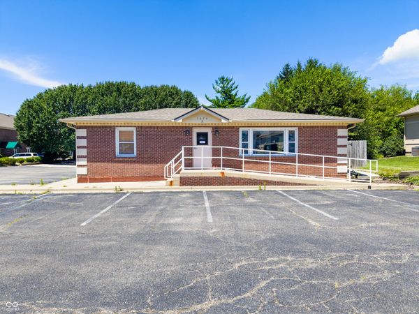1674 W Smith Valley Road , Greenwood, IN 46142