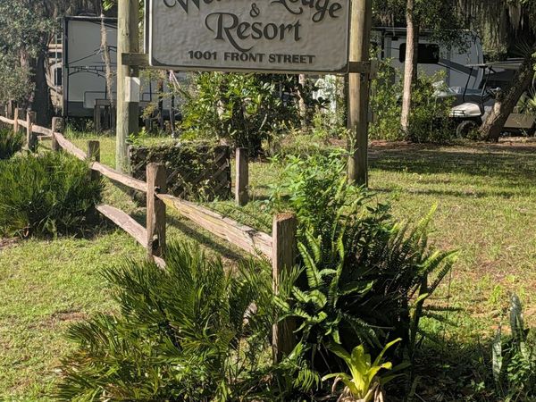 204 Village Drive, Welaka, FL 32193