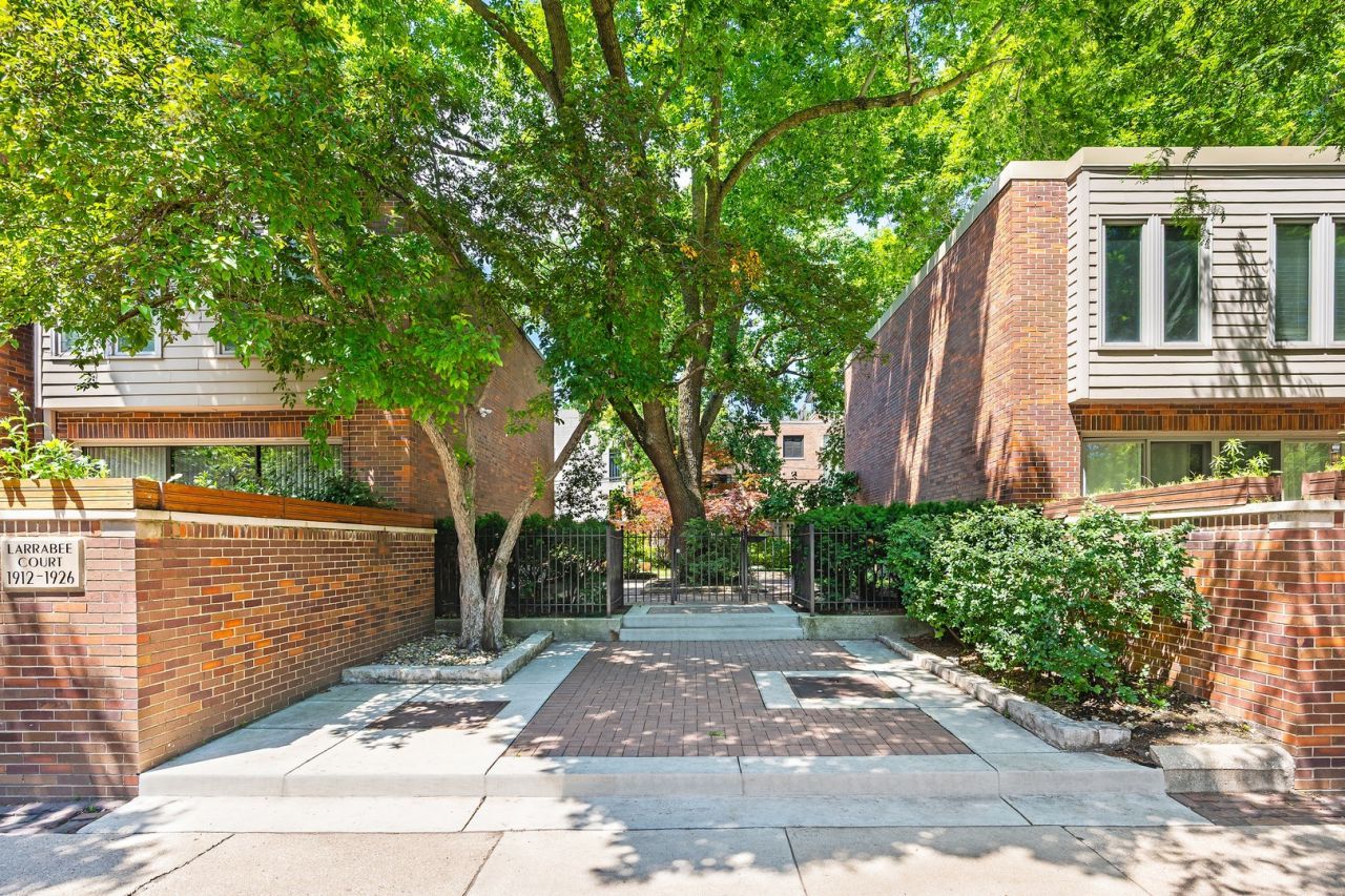 1916 N Larrabee Street, Chicago, IL 60614 Main Photo