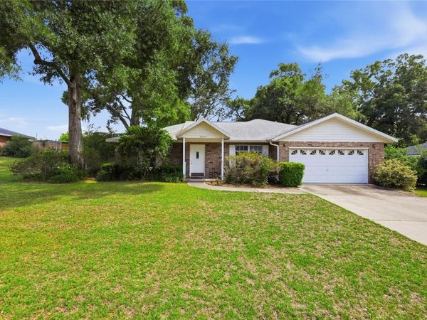 25249 SW 18TH AVENUE , NEWBERRY, FL 32669
