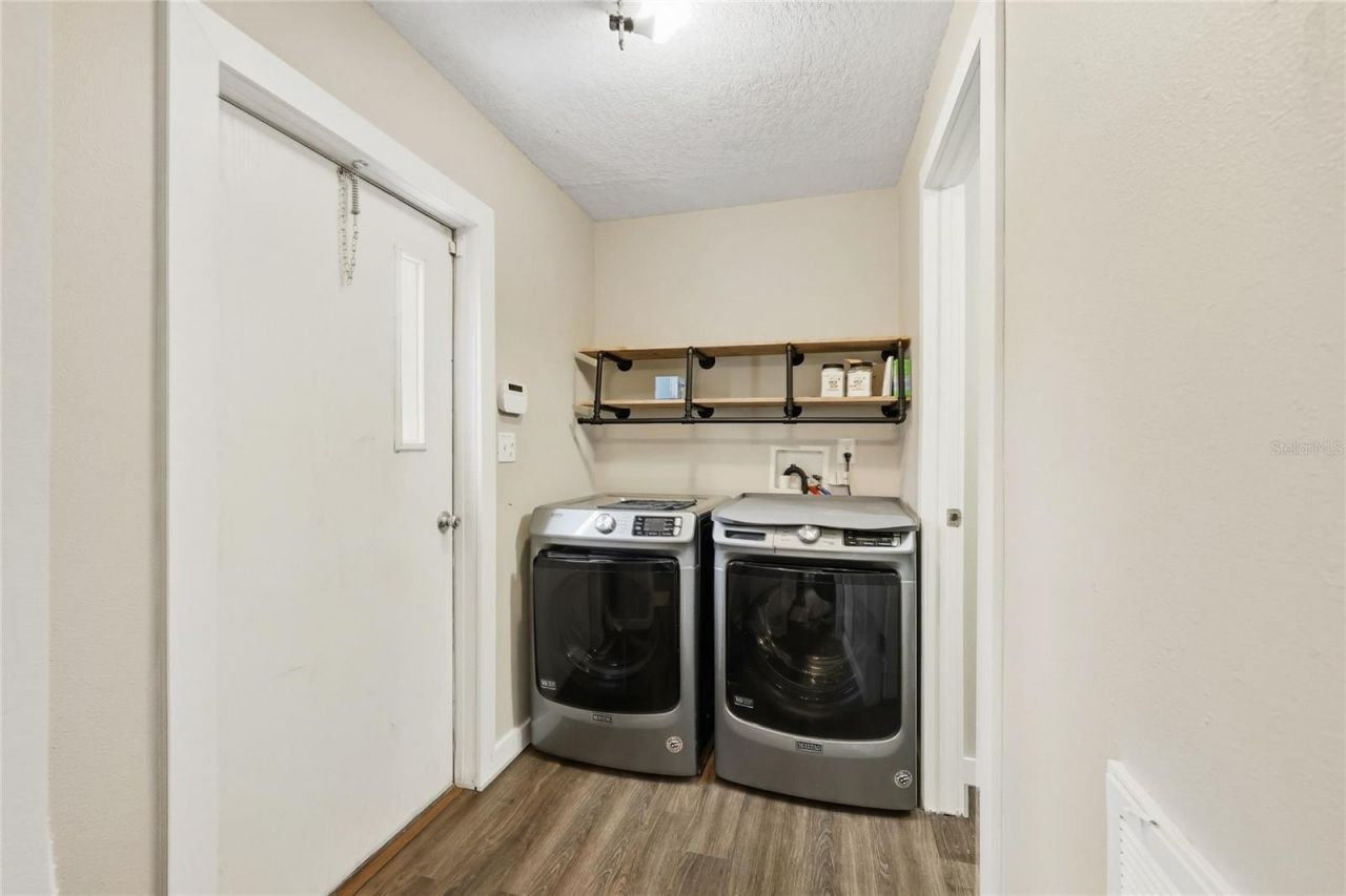 45861 Raccoon Street, Paisley, FL 32767 Photo