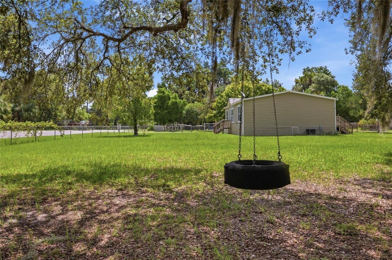 45861 Raccoon Street, Paisley, FL 32767 Photo