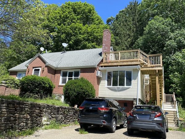 30 Beechmont St, Worcester, MA 01609
