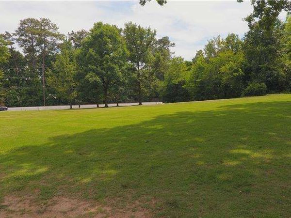 2875 Lower Roswell Road, Marietta, GA 30068