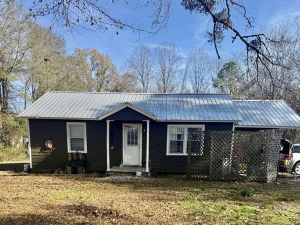 20284 Coontail Road, Aberdeen, MS 39730