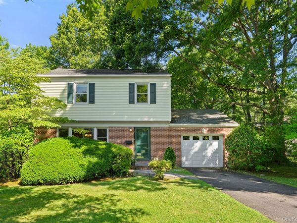 4 Pin Oak Lane , White Plains, NY 10606