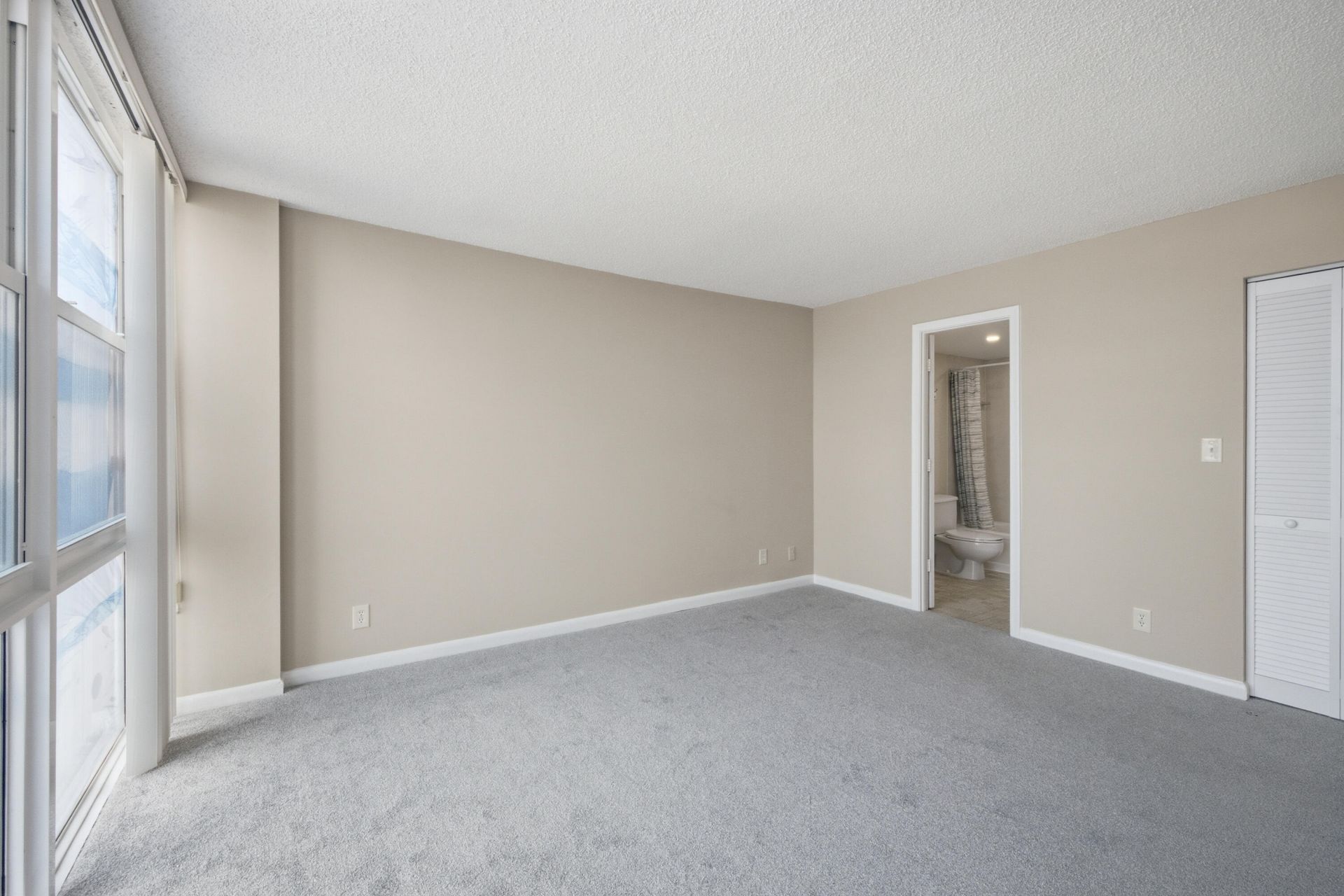 2841 N Ocean Boulevard, Unit 1503, Fort Lauderdale, FL 33308 Photo