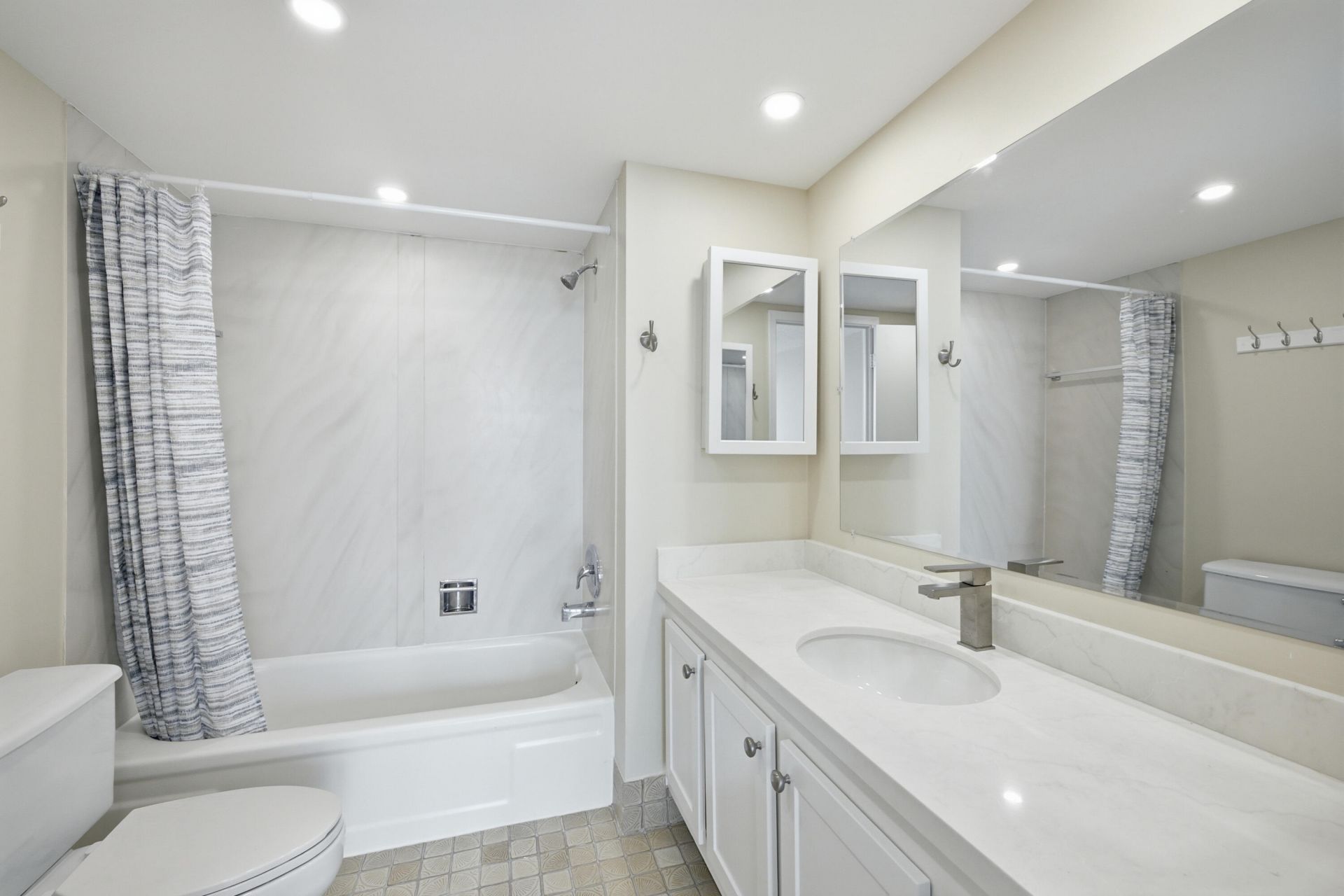 2841 N Ocean Boulevard, Unit 1503, Fort Lauderdale, FL 33308 Photo