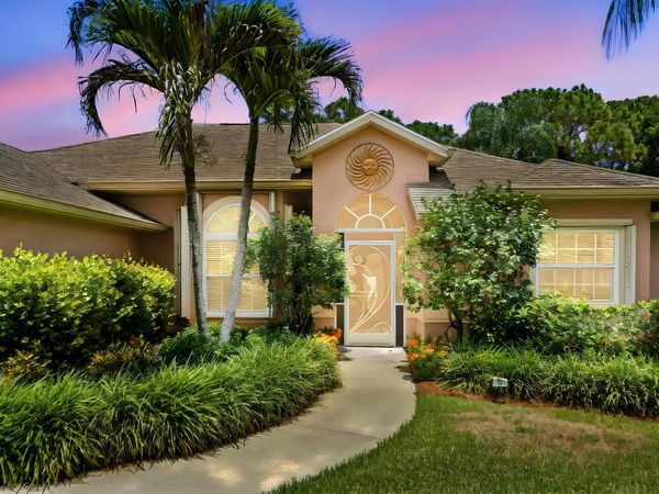 214 SW Fernleaf Trail, Port St. Lucie, FL 34953