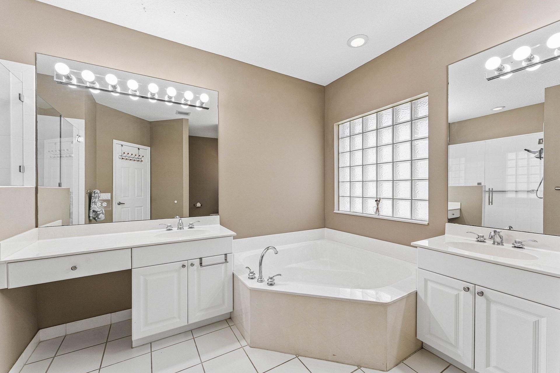 4858 S Classical Boulevard, Delray Beach, FL 33445 Photo