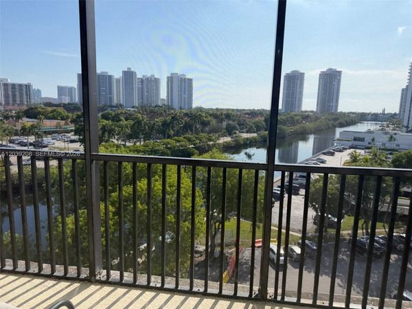 Unit 816, Aventura, FL 33180