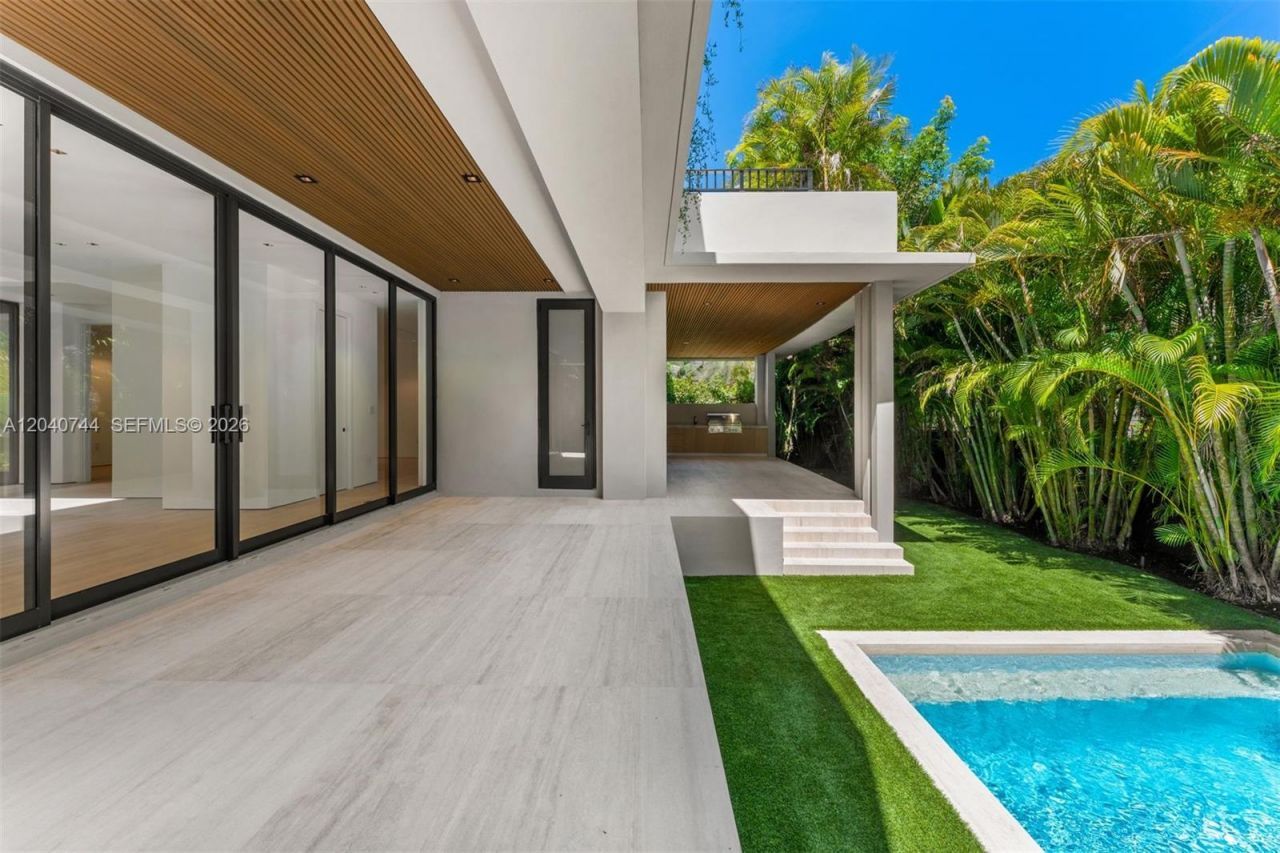 165 Hampton Ln , Key Biscayne, FL 33149 Photo