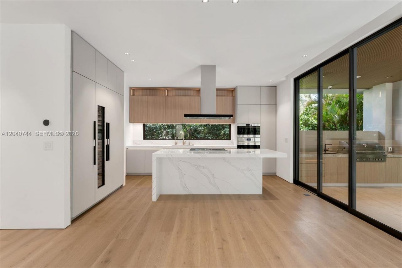 165 Hampton Ln , Key Biscayne, FL 33149 Photo