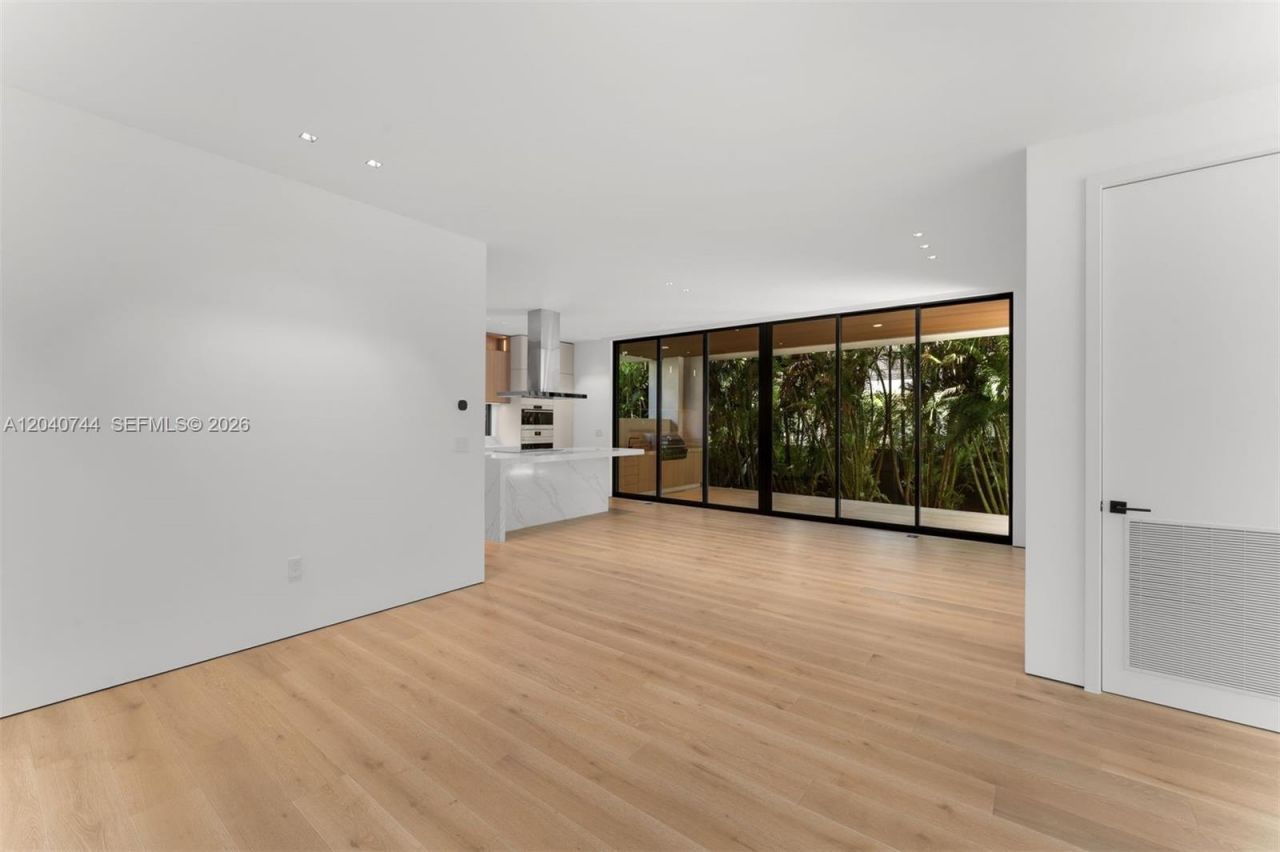 165 Hampton Ln , Key Biscayne, FL 33149 Photo