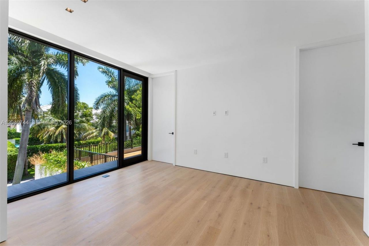 165 Hampton Ln , Key Biscayne, FL 33149 Photo