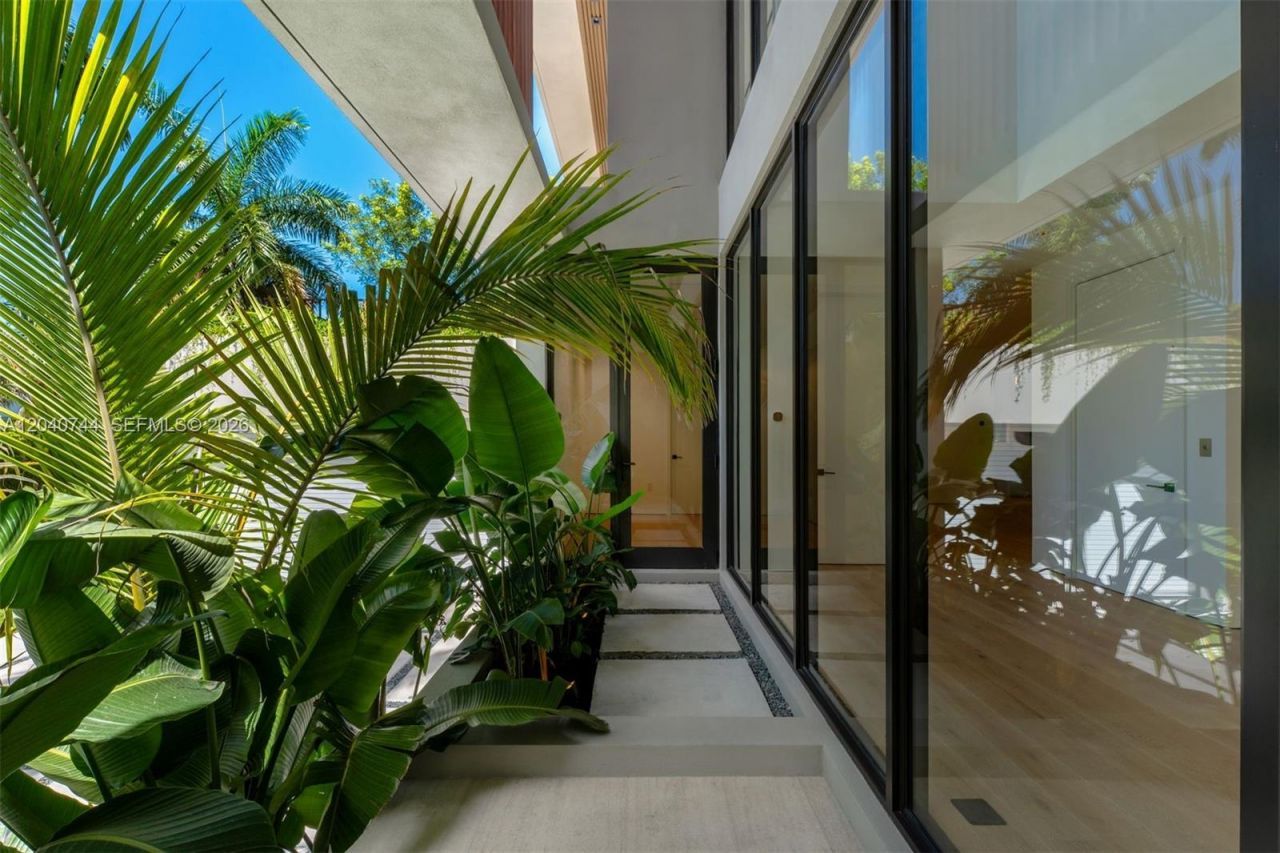 165 Hampton Ln , Key Biscayne, FL 33149 Photo