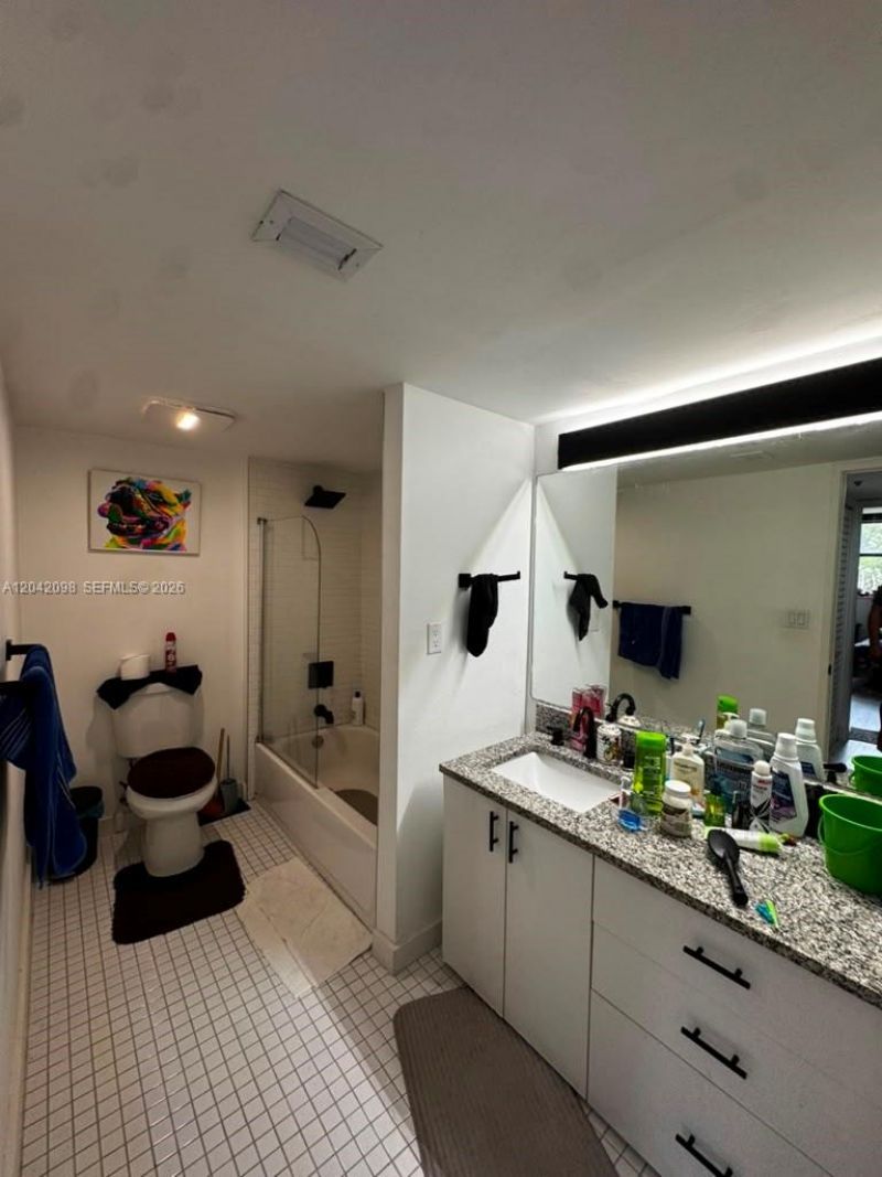 210 174th St , Unit M11, Sunny Isles Beach, FL 33160 Photo