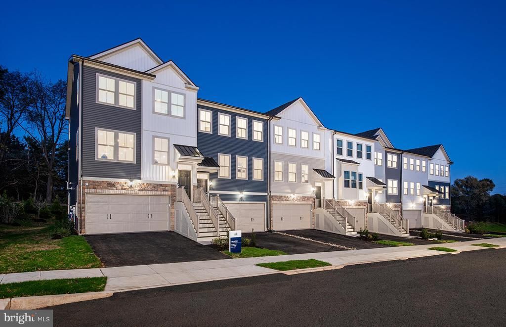 120 BEACON COURT , ROYERSFORD, PA 19468
