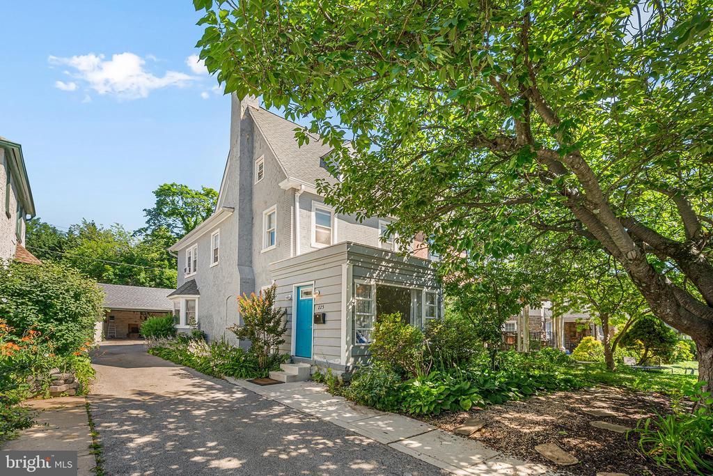 225 UPLAND ROAD , MERION STATION, PA 19066