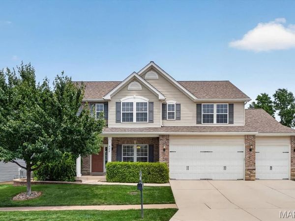 688 Stoney Creek Lane , Ballwin, MO 63021