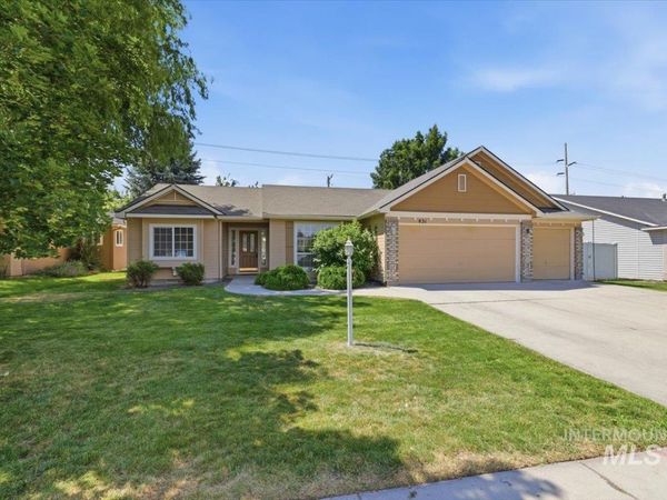 831 W Oakmont Ave, Nampa, ID 83686