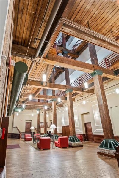 1107 S PETERS Street New Orleans, LA 70130